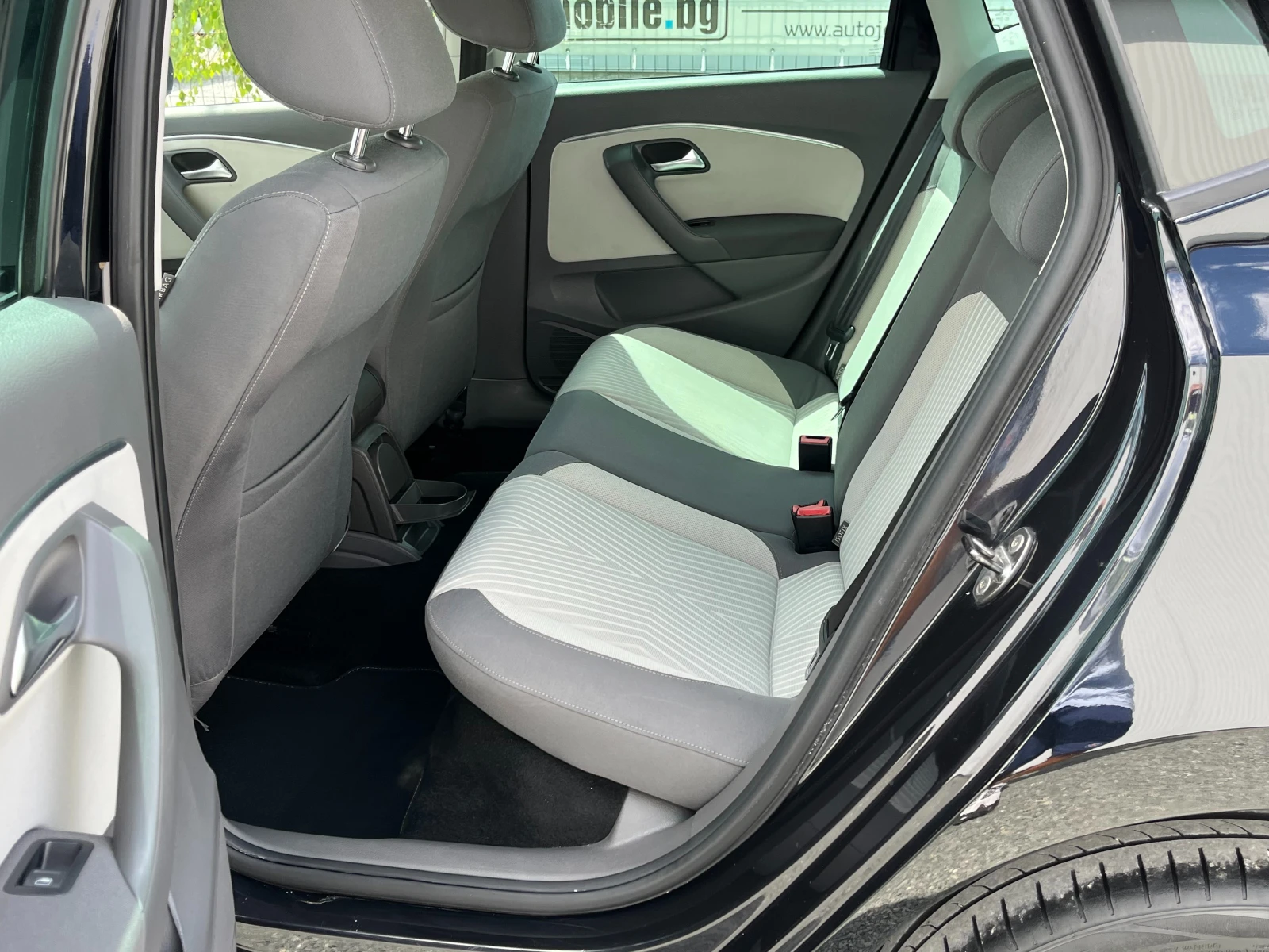 VW Polo 1.4TDI-75k.c.-НАВИГАЦИЯ, снимка 13 - Автомобили и джипове - 55394062