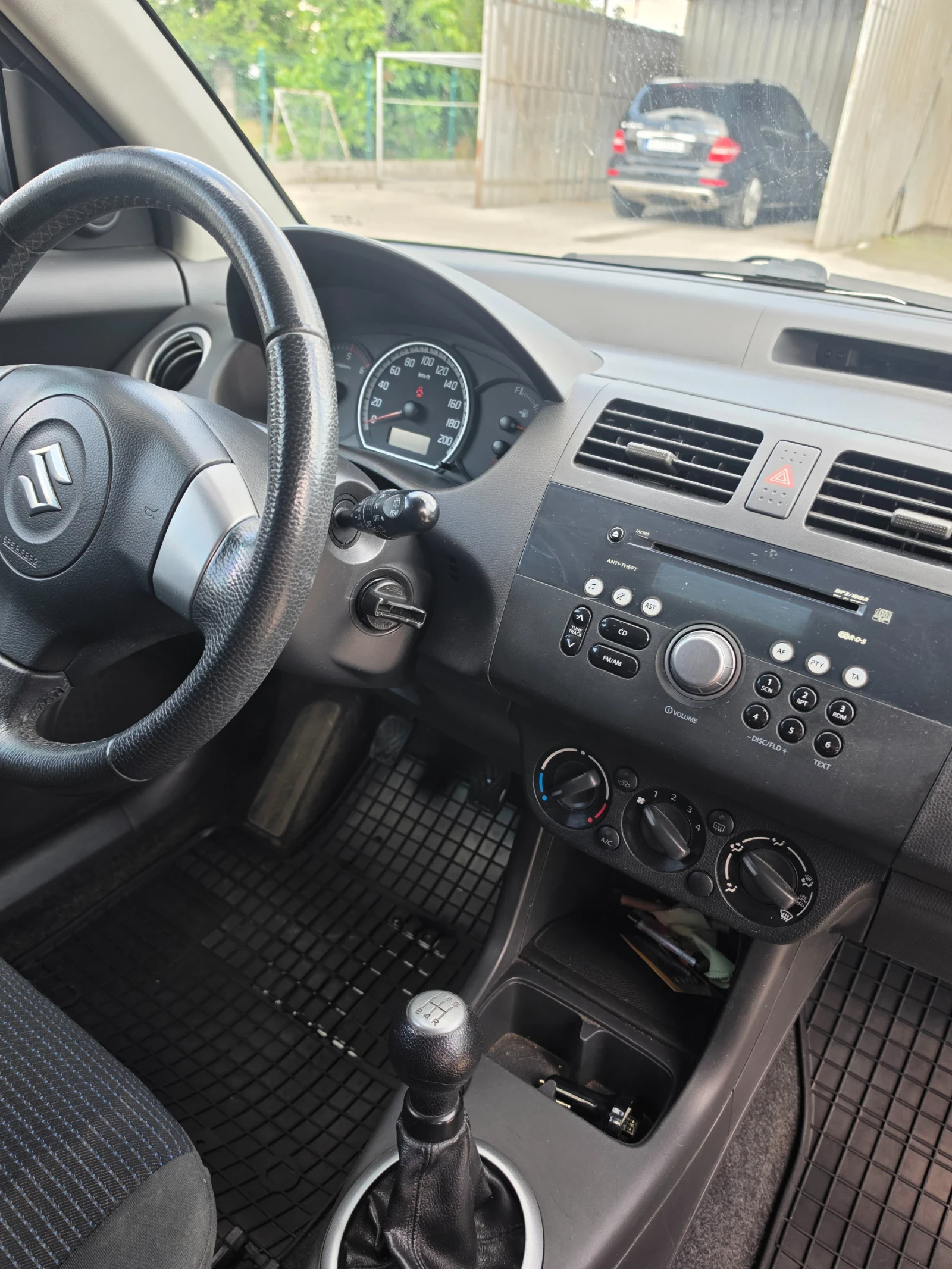 Suzuki Swift 1.3DDIS Diesel, снимка 9 - Автомобили и джипове - 55415375