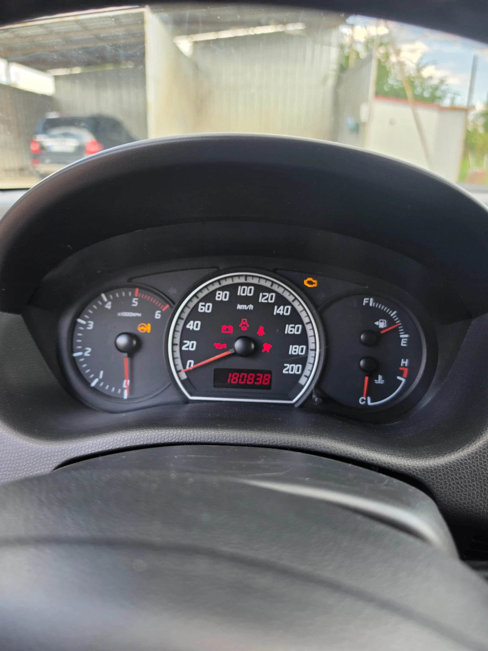 Suzuki Swift 1.3DDIS Diesel, снимка 11 - Автомобили и джипове - 55415375