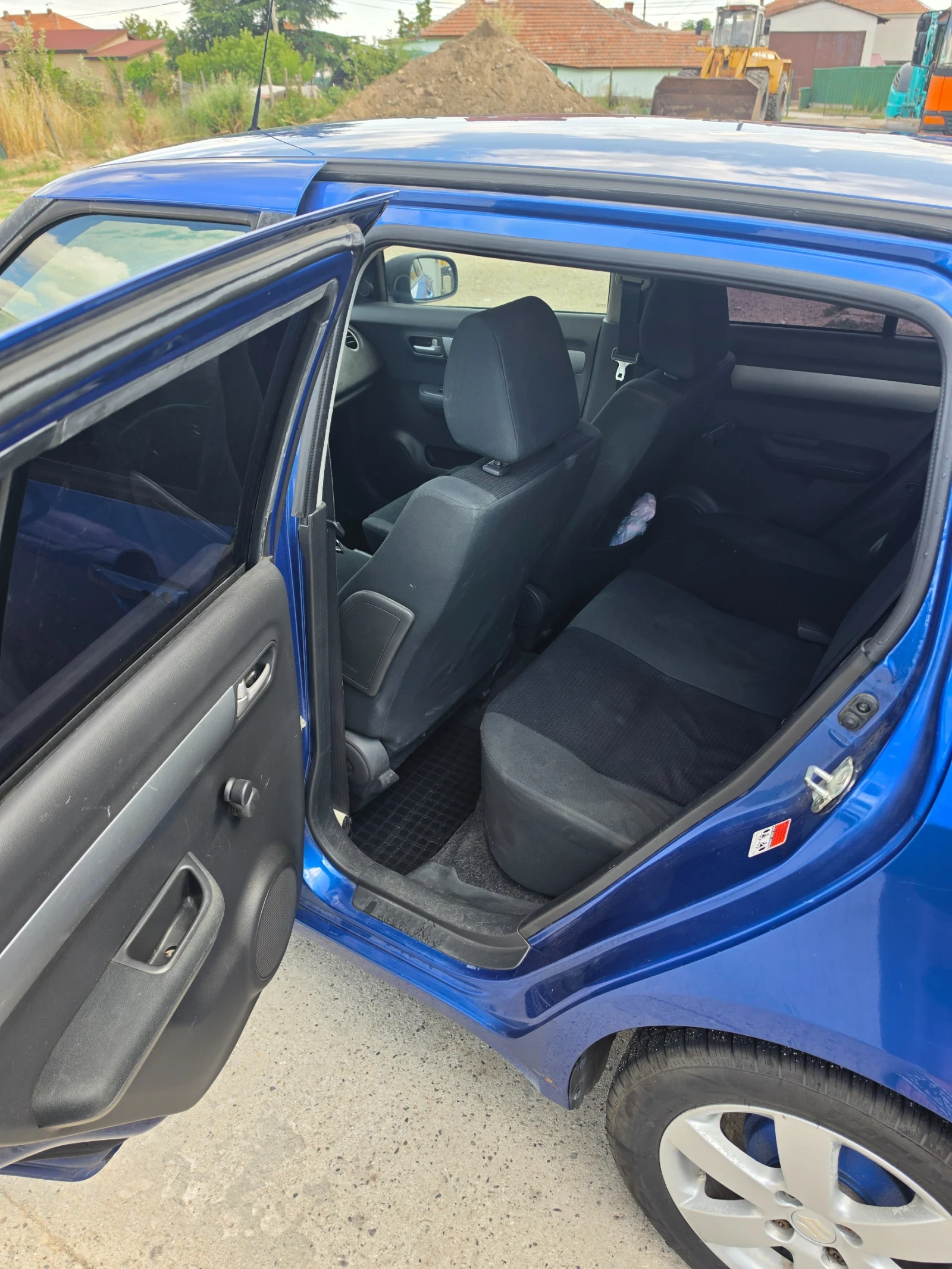 Suzuki Swift 1.3DDIS Diesel, снимка 12 - Автомобили и джипове - 55415375