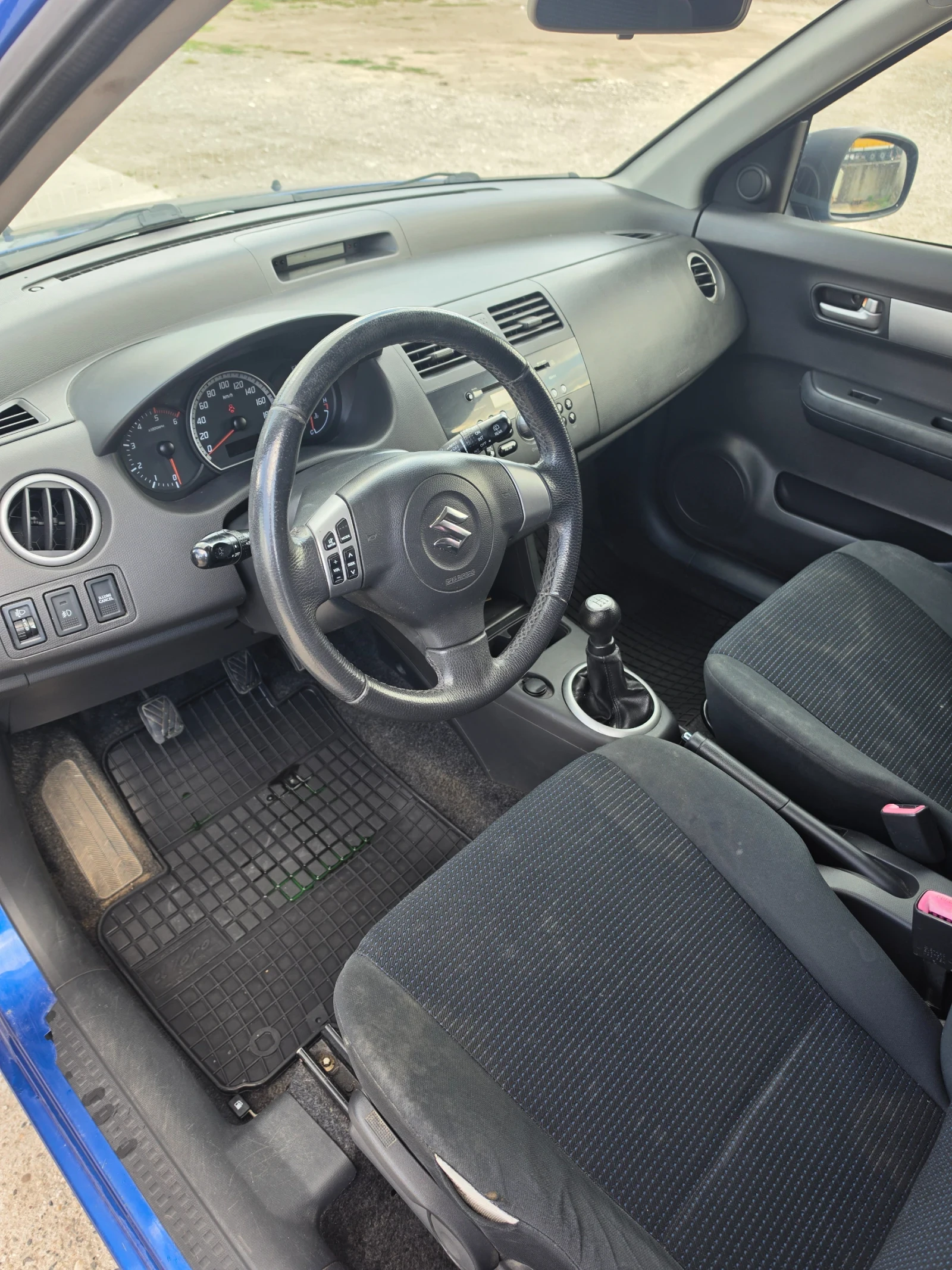 Suzuki Swift 1.3DDIS Diesel, снимка 10 - Автомобили и джипове - 55415375