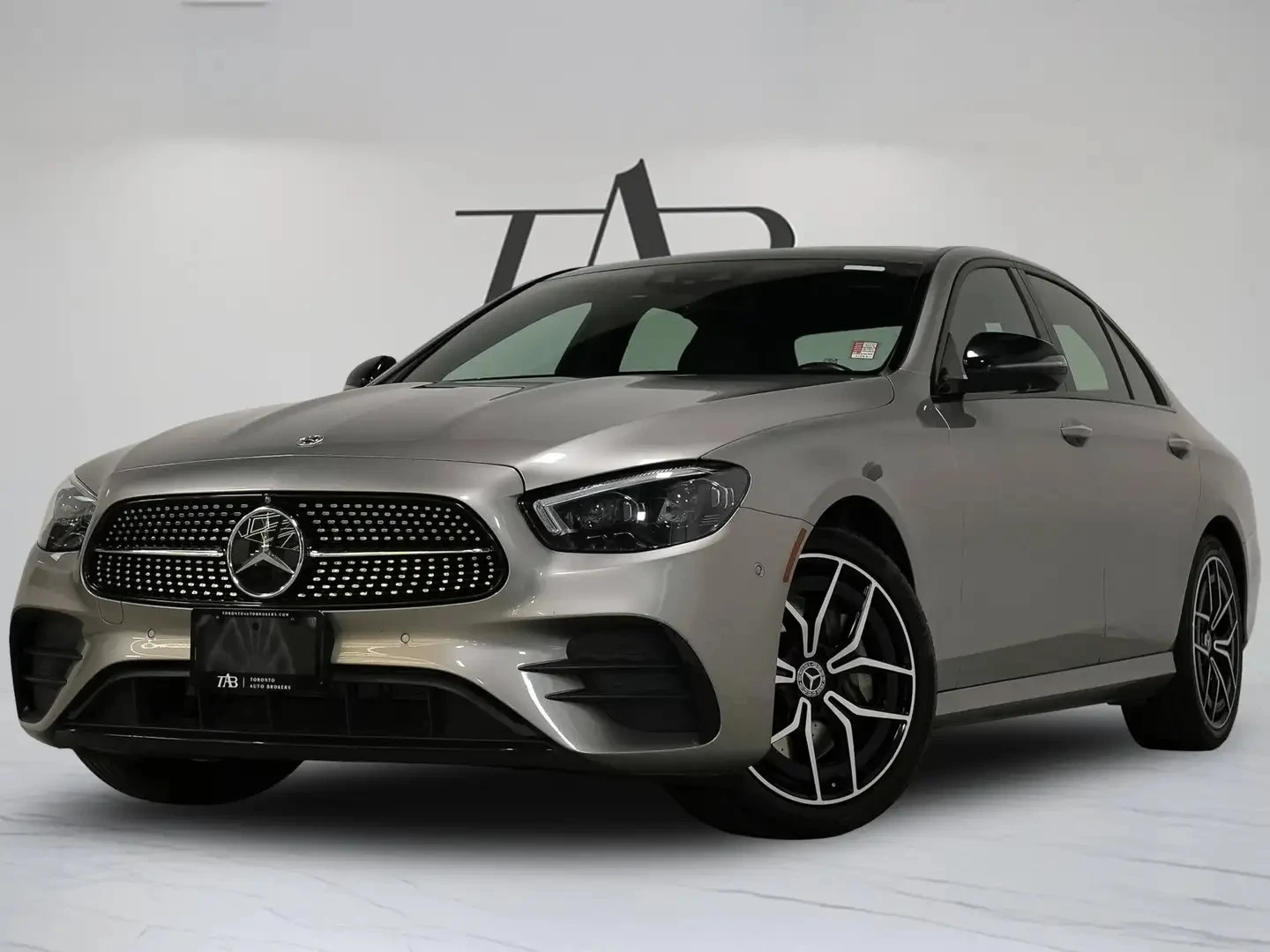 Mercedes-Benz E 450 AMG PREMIUM PKG ЦЕНА ДО БЪЛГАРИЯ АВТОКРЕДИТ, снимка 3 - Автомобили и джипове - 55625408