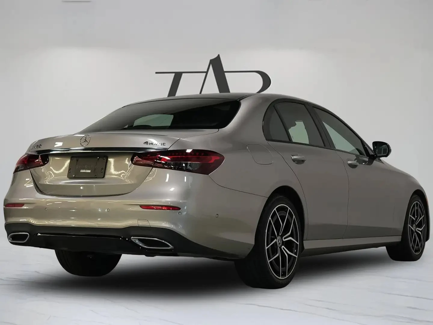 Mercedes-Benz E 450 AMG PREMIUM PKG ЦЕНА ДО БЪЛГАРИЯ АВТОКРЕДИТ, снимка 6 - Автомобили и джипове - 55625408