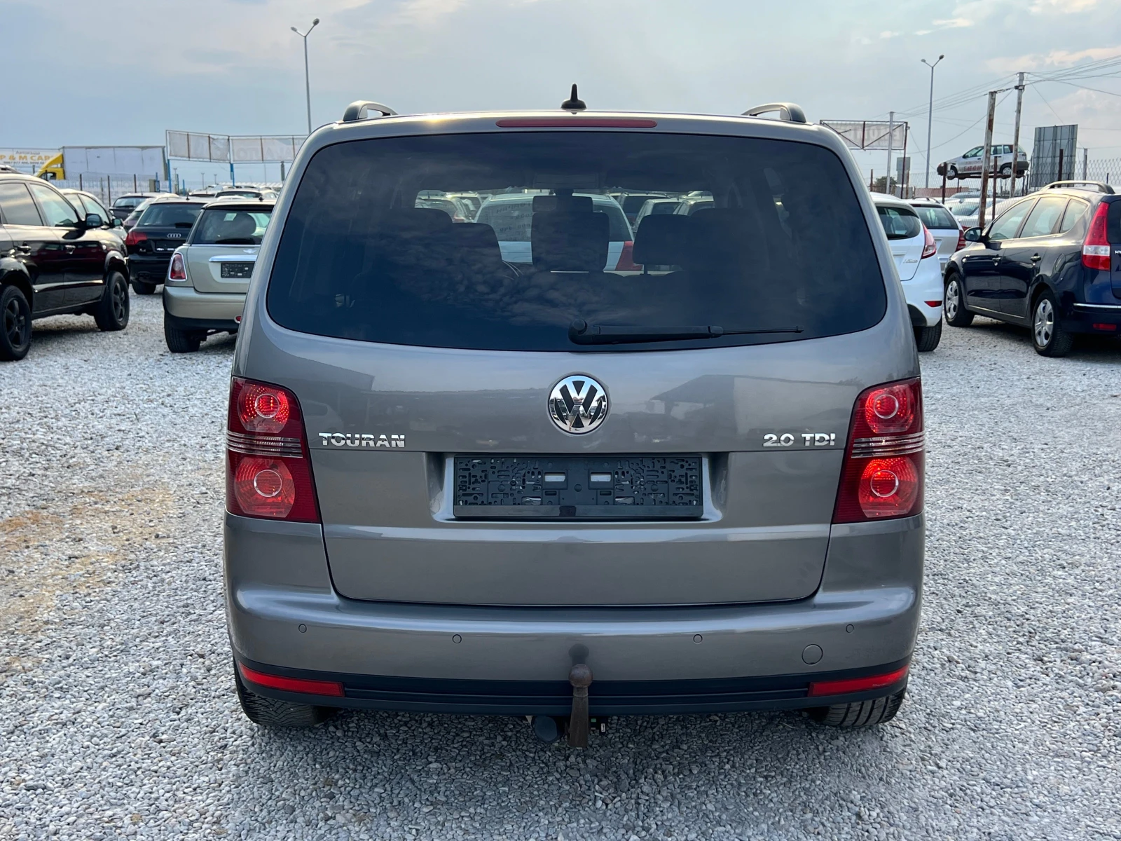 VW Touran ЛИЗИНГ-7 МЕСТЕН-ДИЗЕЛ-КЛИМА-ТОП, снимка 5 - Автомобили и джипове - 55930412
