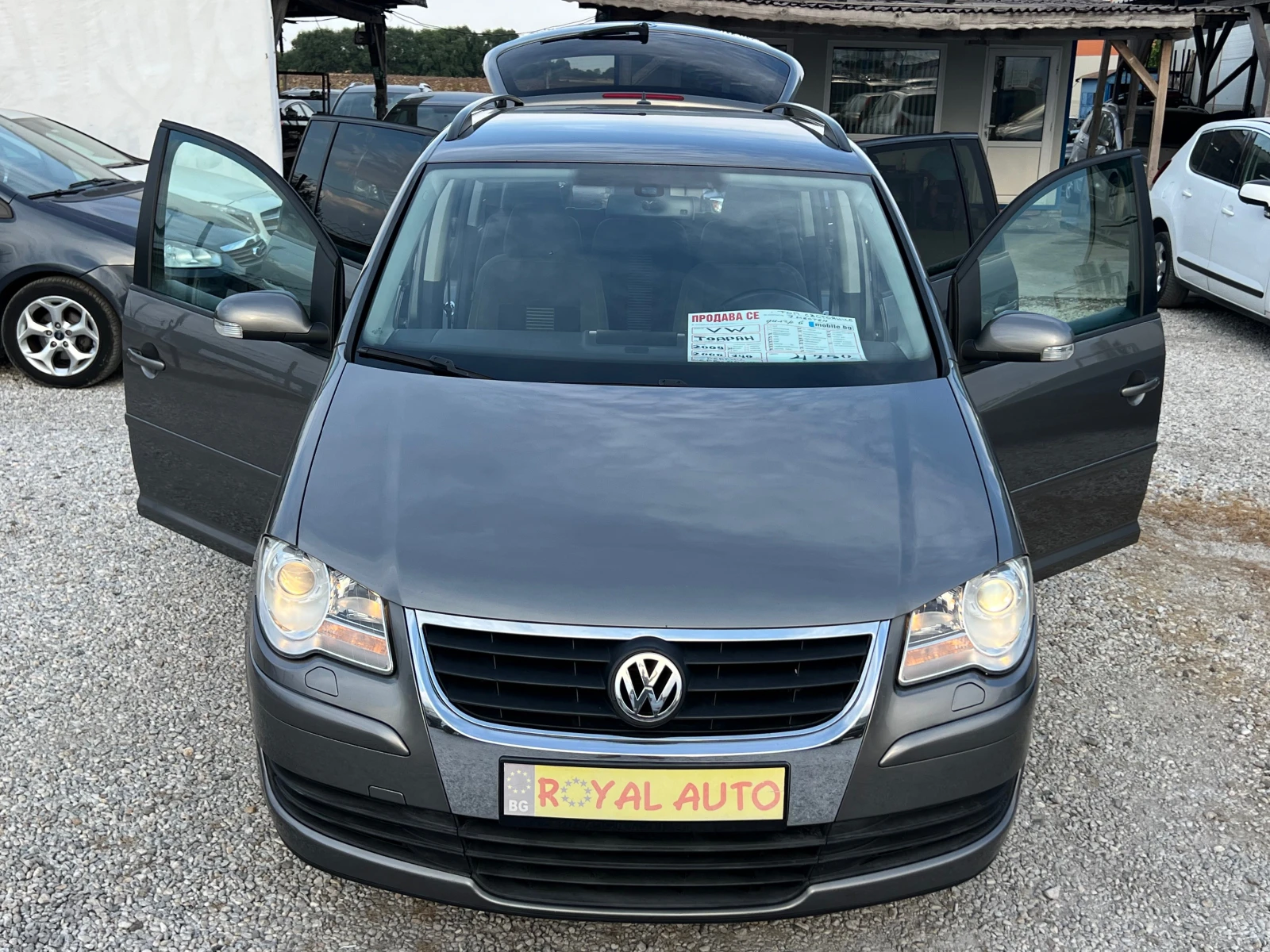 VW Touran ЛИЗИНГ-7 МЕСТЕН-ДИЗЕЛ-КЛИМА-ТОП, снимка 16 - Автомобили и джипове - 55930412