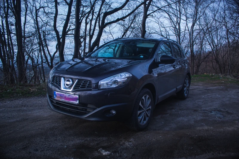 Nissan Qashqai 2.0 4x4 Реални КМ от БГ Автомат/Панорама/Нави/Кожа, снимка 1 - Автомобили и джипове - 47337317