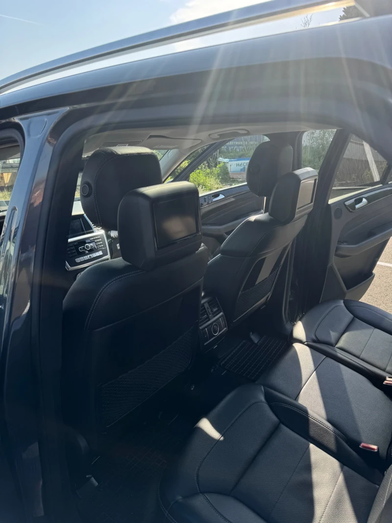 Mercedes-Benz ML 350 AMG, PANO, 360, DISTRONIC, 3xTV, TUNNING 300hp, снимка 14 - Автомобили и джипове - 53578437