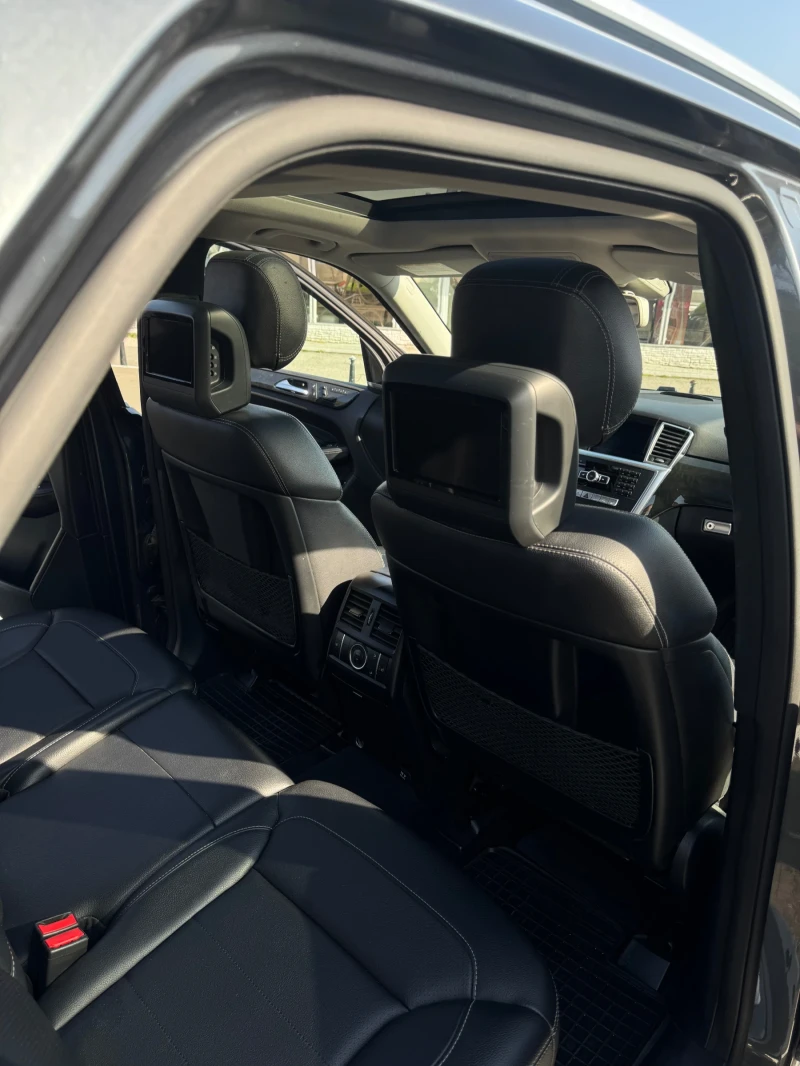 Mercedes-Benz ML 350 AMG, PANO, 360, DISTRONIC, 3xTV, TUNNING 300hp, снимка 13 - Автомобили и джипове - 53578437