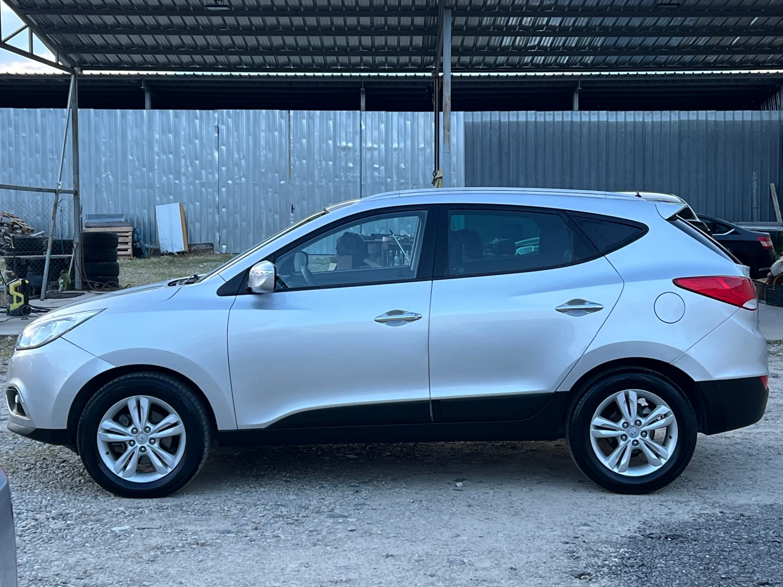 Hyundai IX35 2.0CRDI-136к.с./ПОДГРЕВ/КОЖА/НАВИГАЦИЯ/ ИТАЛИЯ - изображение 8