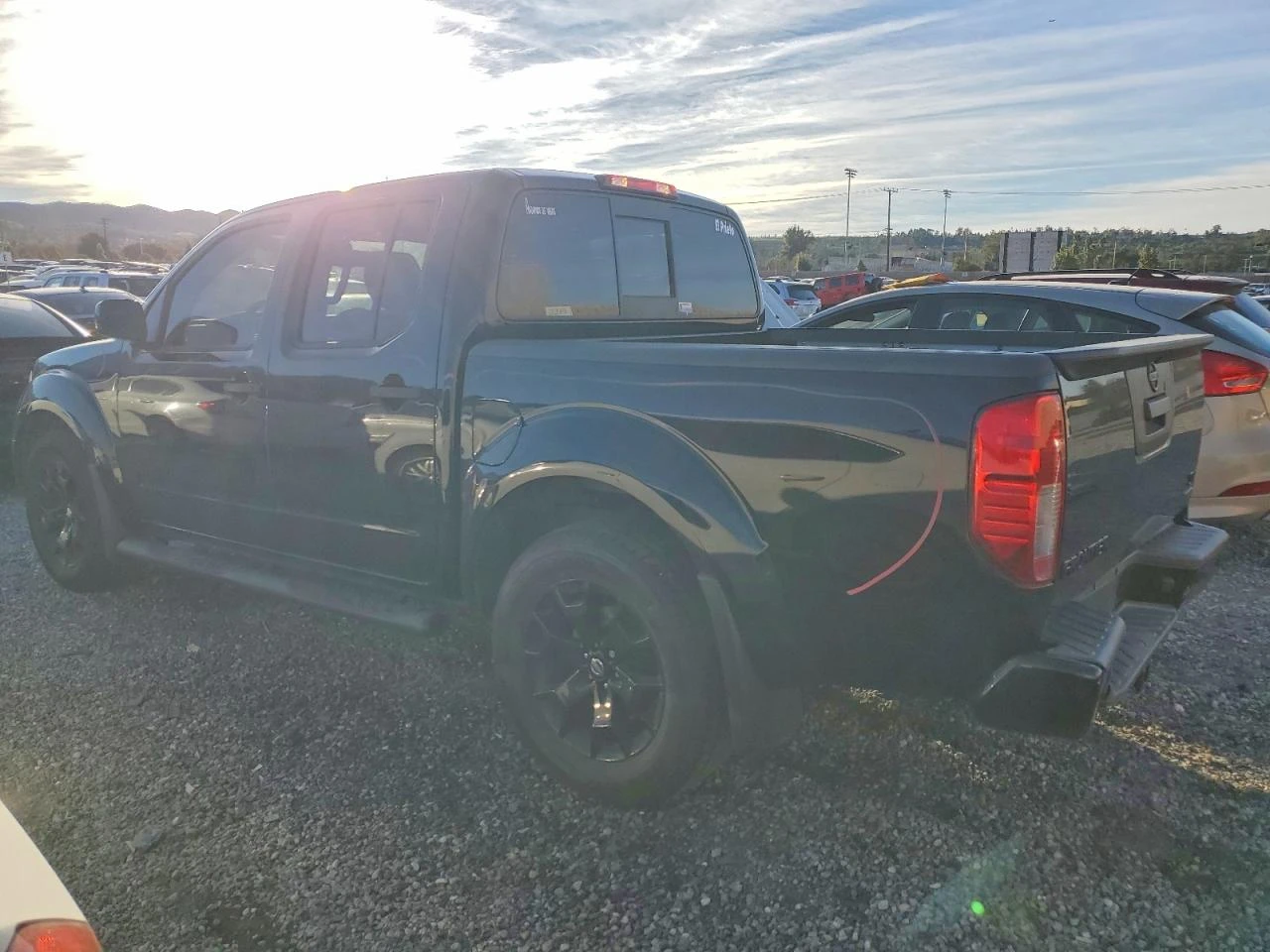 Nissan Frontier 3.8l S, снимка 2 - Автомобили и джипове - 54007246