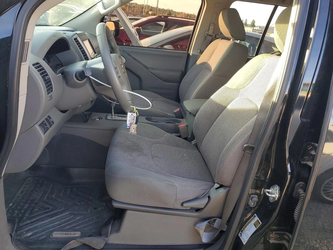 Nissan Frontier 3.8l S, снимка 7 - Автомобили и джипове - 54007246