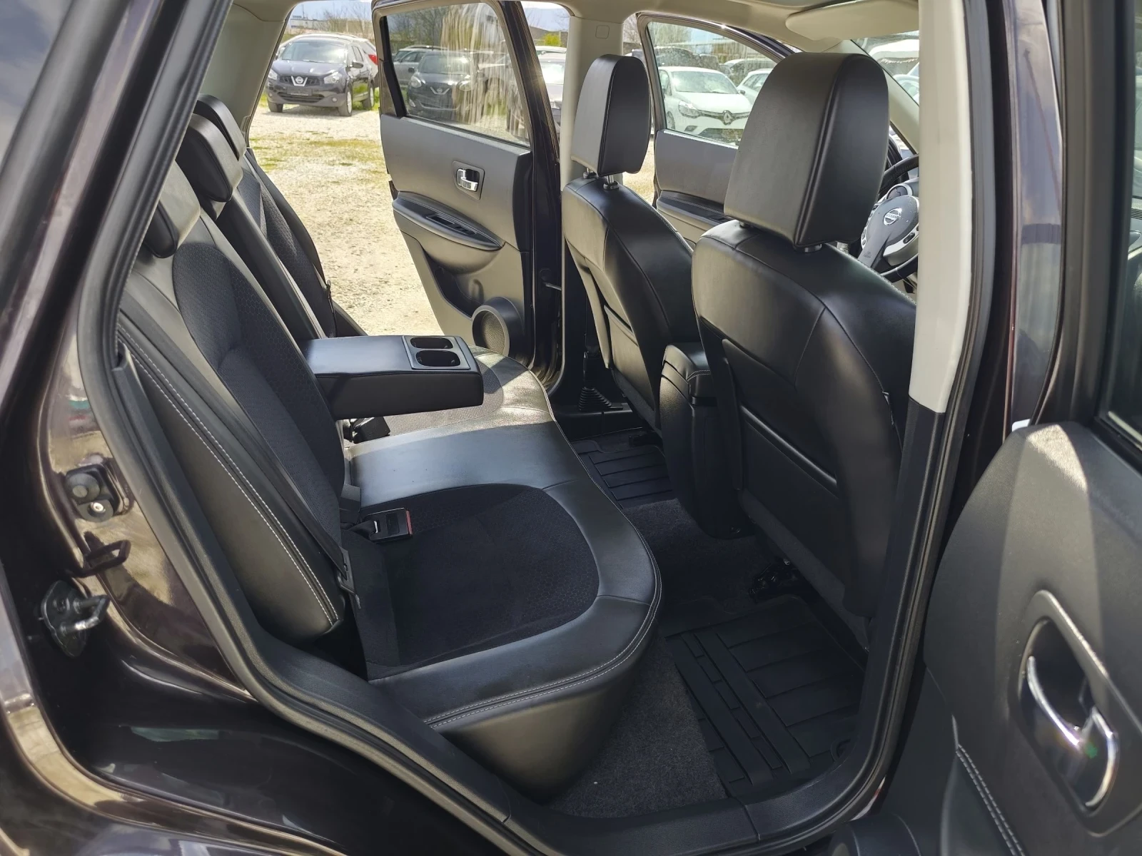 Nissan Qashqai Нави, Кожа, Панорама , снимка 9 - Автомобили и джипове - 54156789