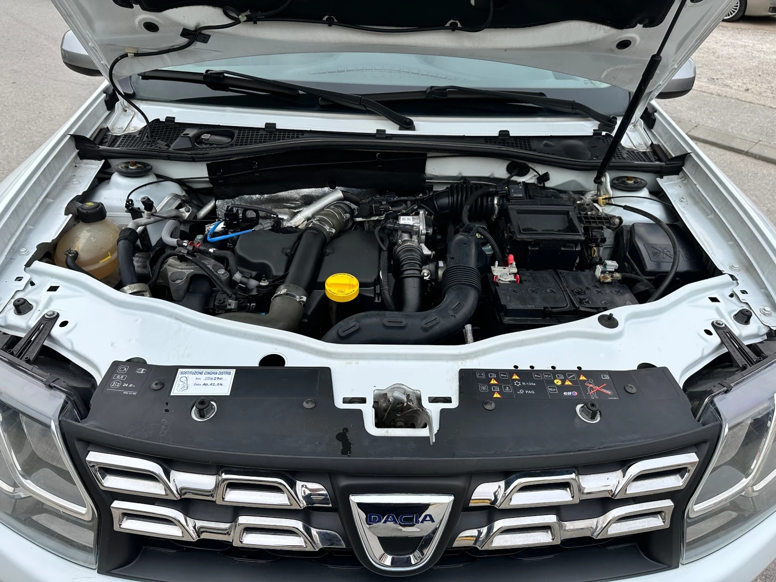 Dacia Duster 1.5DCI - НАВИГАЦИЯ -  УНИКАТ, снимка 16 - Автомобили и джипове - 56171194
