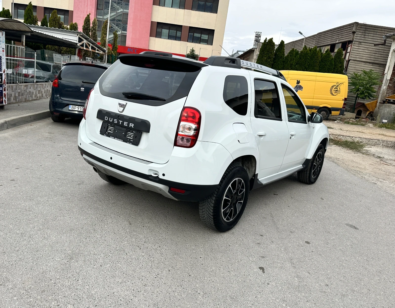 Dacia Duster 1.5DCI - НАВИГАЦИЯ -  УНИКАТ, снимка 5 - Автомобили и джипове - 56171194