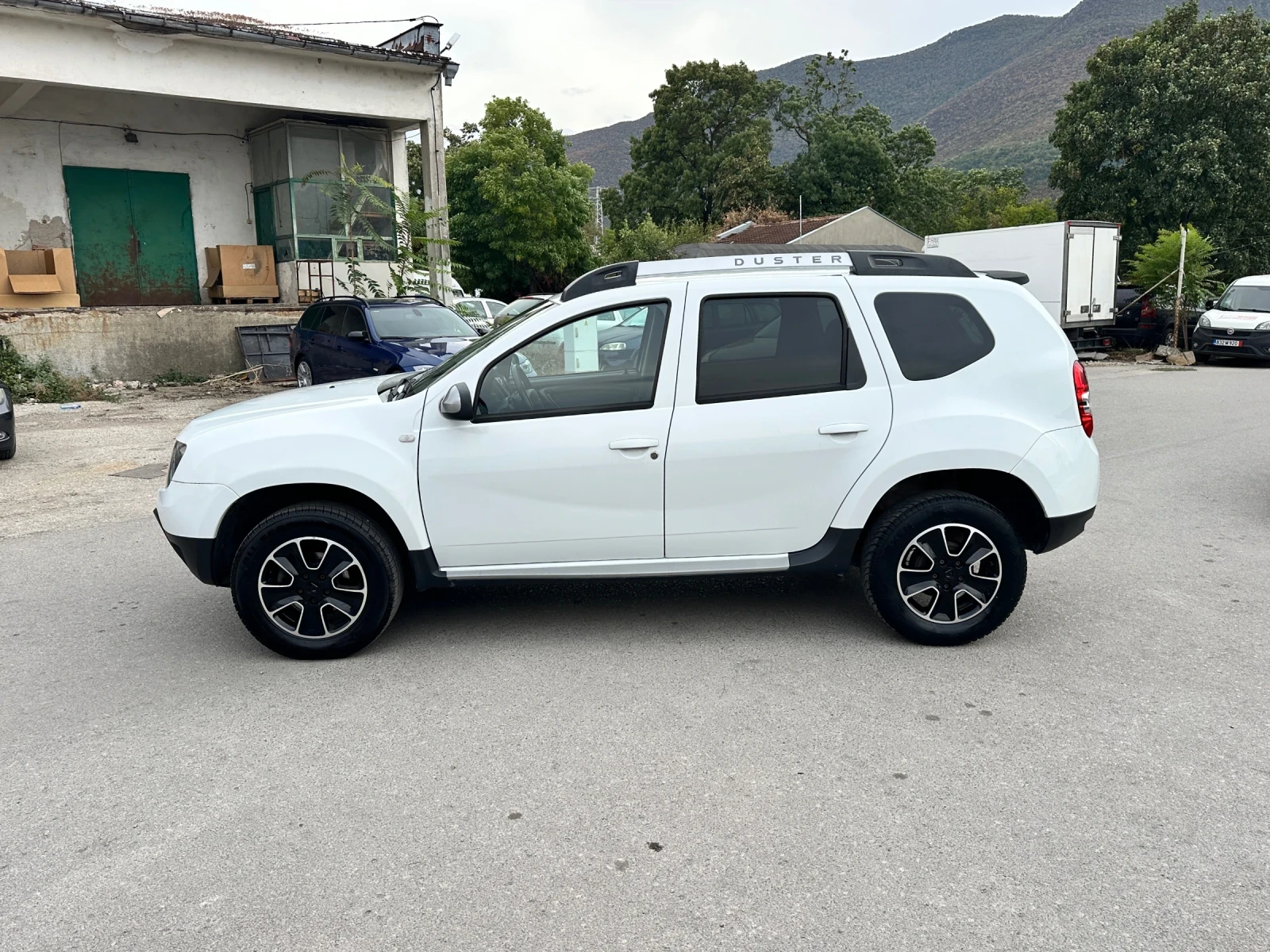 Dacia Duster 1.5DCI - НАВИГАЦИЯ -  УНИКАТ, снимка 8 - Автомобили и джипове - 56171194
