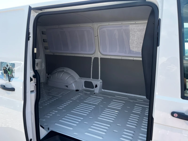 VW Transporter T6 2.0/MAXI/KLIMA/РЕАЛНИ КМ 100%/КАМЕРА, снимка 6 - Бусове и автобуси - 51462489
