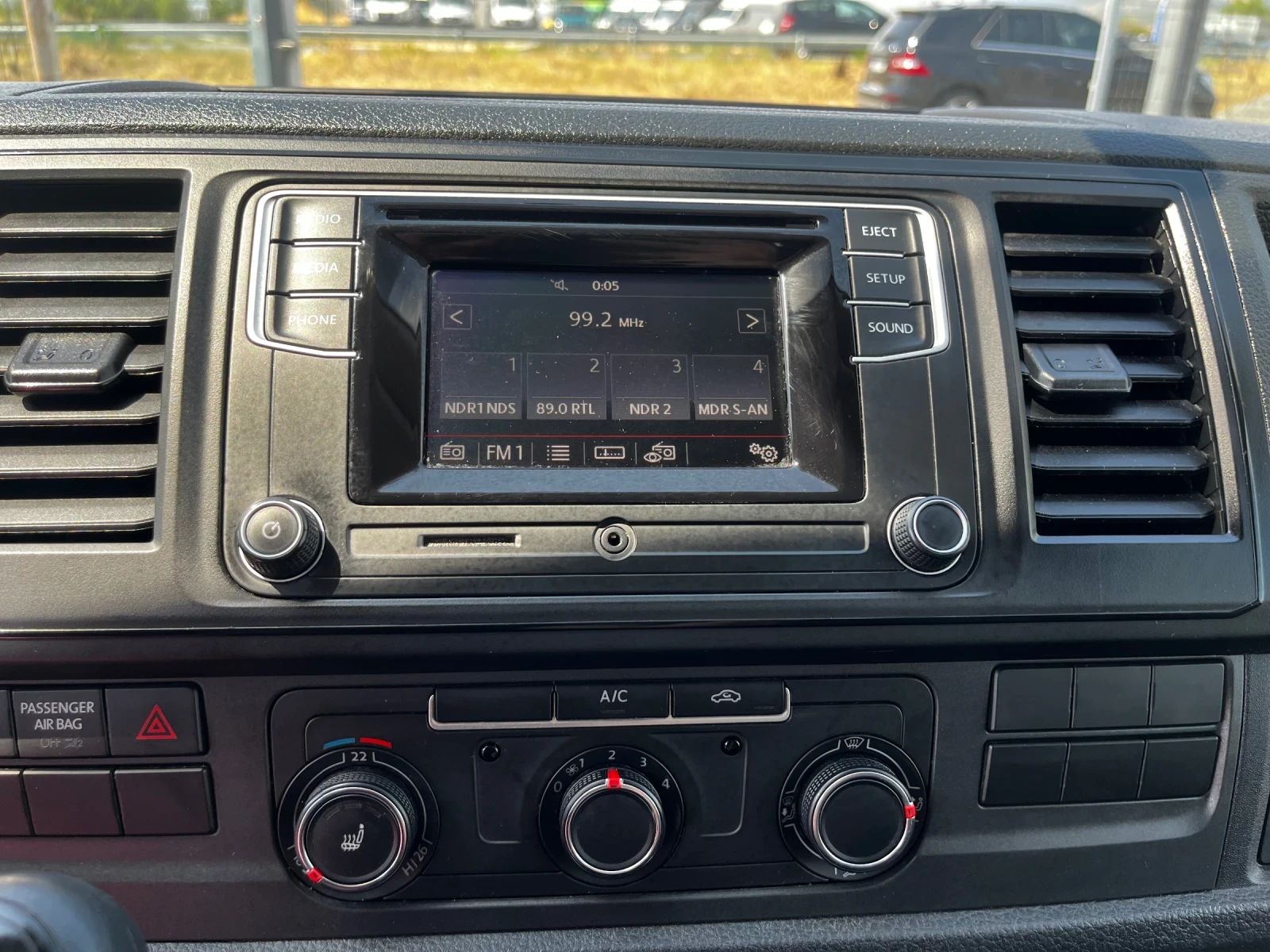 VW Transporter T6 2.0/MAXI/KLIMA/РЕАЛНИ КМ 100%/КАМЕРА - изображение 10