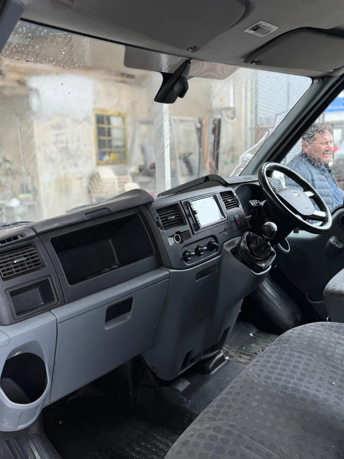 Ford Transit 2.4d - изображение 7