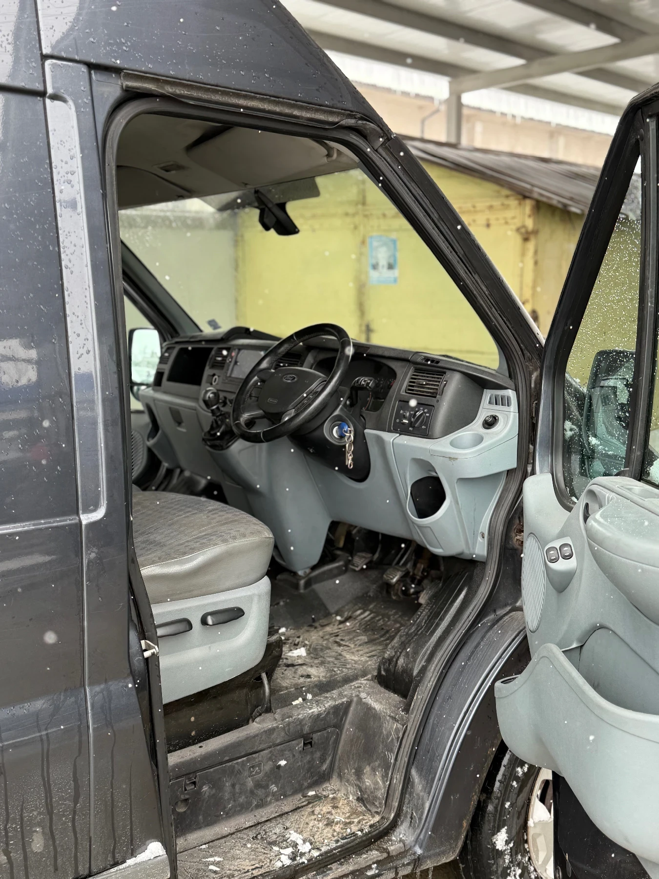 Ford Transit 2.4d - изображение 8