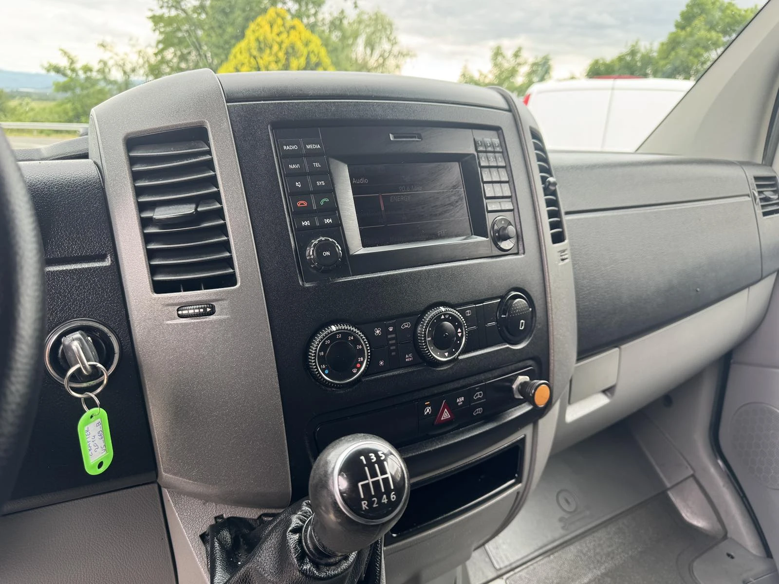 VW Crafter, снимка 9 - Бусове и автобуси - 54881877