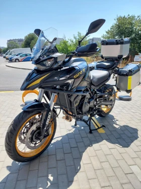     QJMotor SRT 900SX
