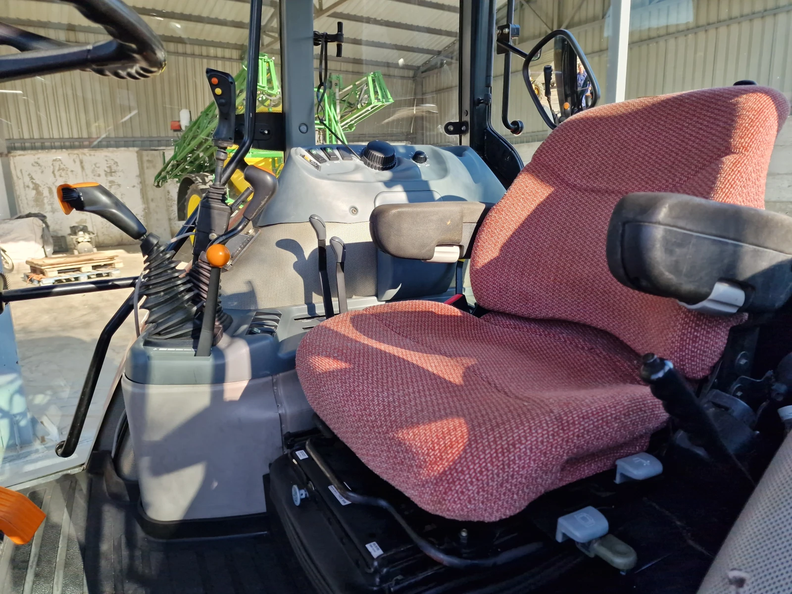 Трактор CASE IH McCormick CX 105, снимка 9 - Селскостопанска техника - 53800624