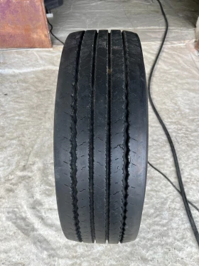 Гуми, снимка 1