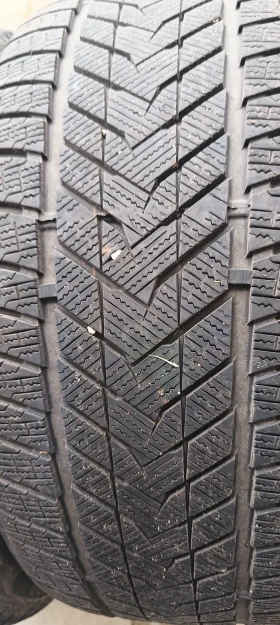 Гуми Зимни 275/40R20, снимка 2
