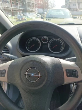 Opel Corsa - 2500 € / 4889.57 лв. - 45552373 9