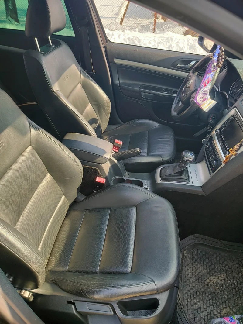 Skoda Octavia 2.0 tdi VRS, снимка 9 - Автомобили и джипове - 52500561