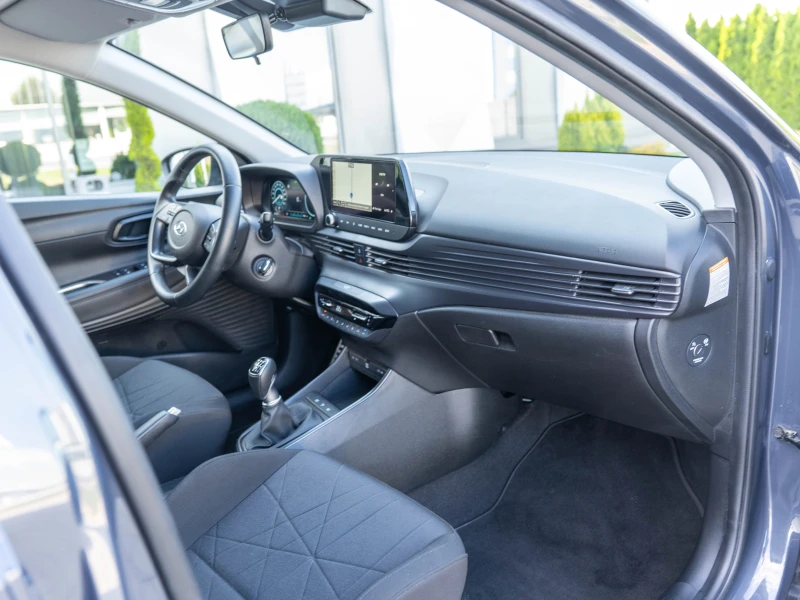 Hyundai Bayon HYBRID 48V - Virtual Cockpit - само на 20 550 км , снимка 10 - Автомобили и джипове - 50450285