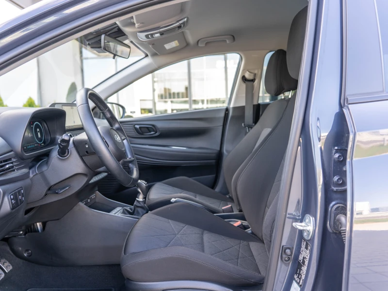 Hyundai Bayon HYBRID 48V - Virtual Cockpit - само на 20 550 км , снимка 8 - Автомобили и джипове - 50450285