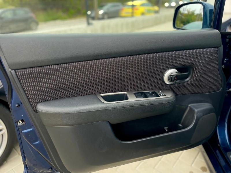 Nissan Tiida, снимка 16 - Автомобили и джипове - 52058486