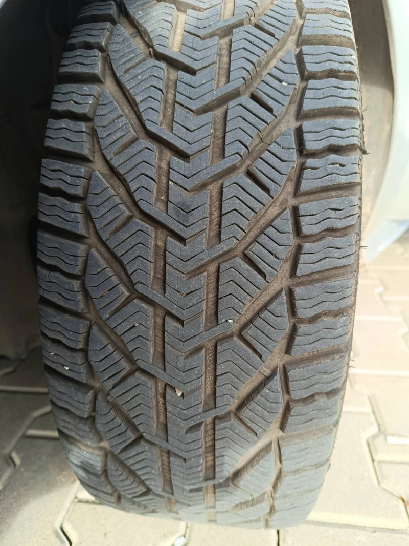 Mercedes-Benz A 180 AMG Optics/Full LED, снимка 6 - Автомобили и джипове - 52611814