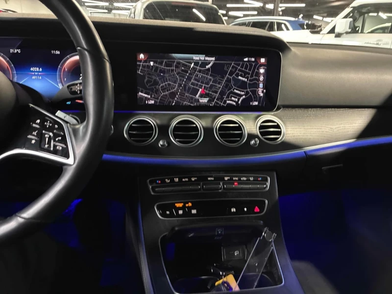 Mercedes-Benz E 350 * CARFAX * БЕЗ ПЪРВОНАЧАЛНА ВНОСКА, снимка 9 - Автомобили и джипове - 53143205