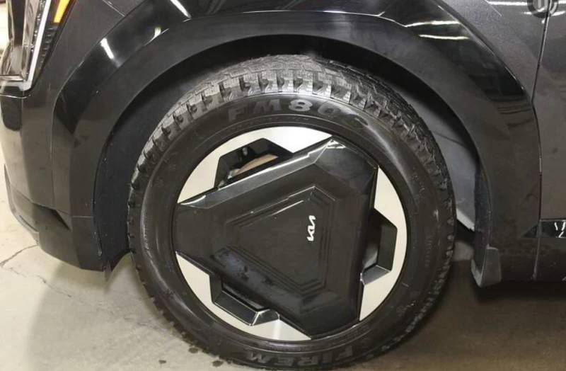 Kia EV9 Land* Group* Plus* AWD* LEATHER* HEATING* PANO, снимка 5 - Автомобили и джипове - 53354772