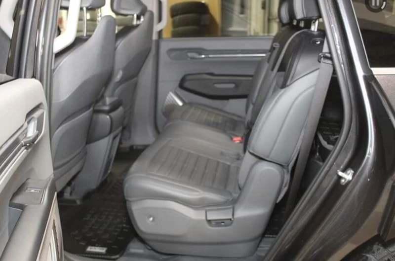 Kia EV9 Land* Group* Plus* AWD* LEATHER* HEATING* PANO, снимка 15 - Автомобили и джипове - 53354772