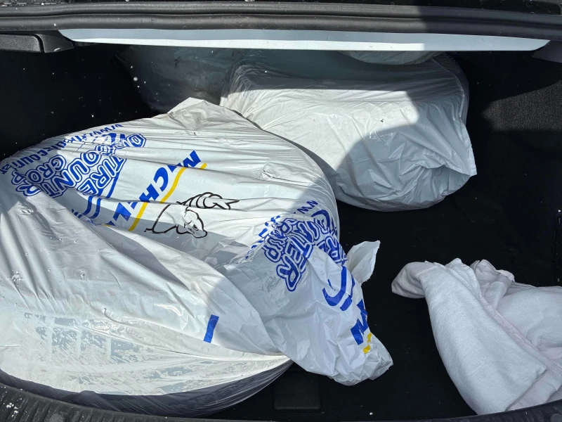 Mercedes-Benz C 300 AMG PACK* 4MATIC* CARFAX* АВТО КРЕДИТ* , снимка 11 - Автомобили и джипове - 53416506