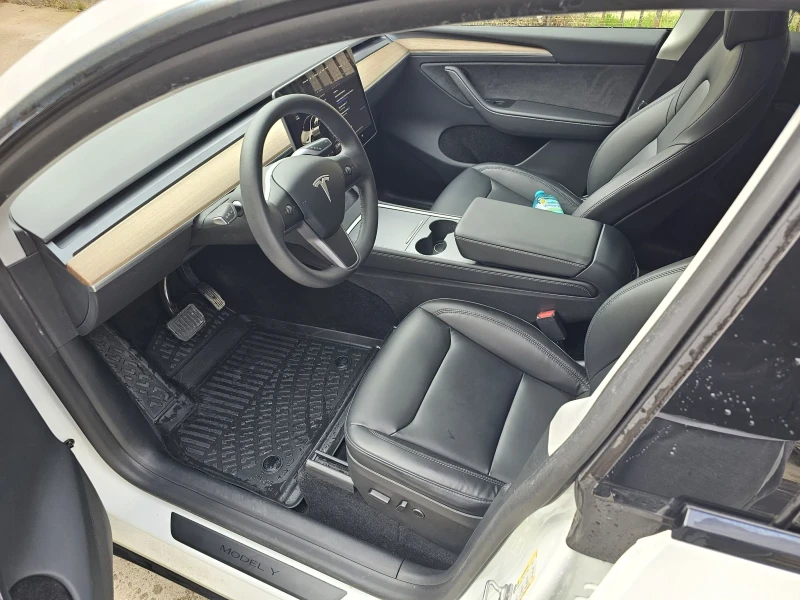 Tesla Model Y Long range awd, снимка 10 - Автомобили и джипове - 53477839