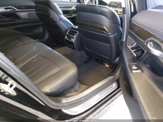 BMW 740 Li XDRIVE| DISTRONIC| ОБДУХ| AMBIENT, снимка 10 - Автомобили и джипове - 56116559
