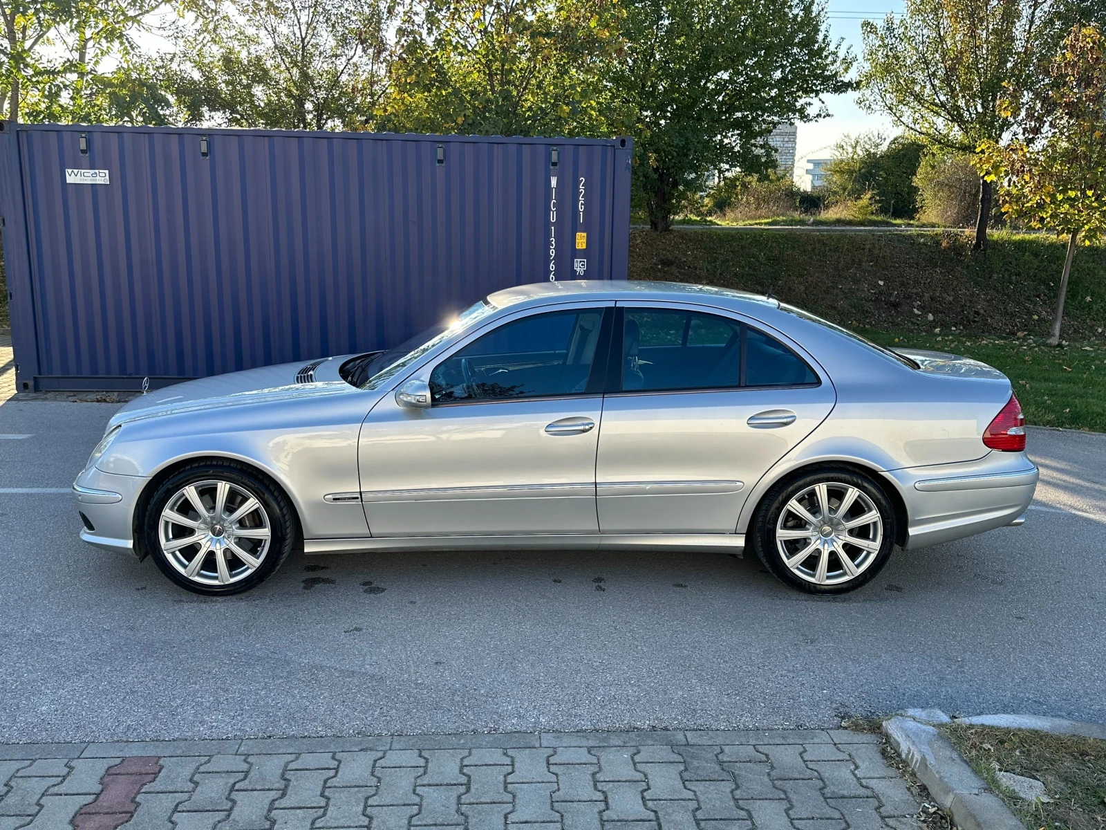 Mercedes-Benz E 350 AMG Stock  - изображение 4