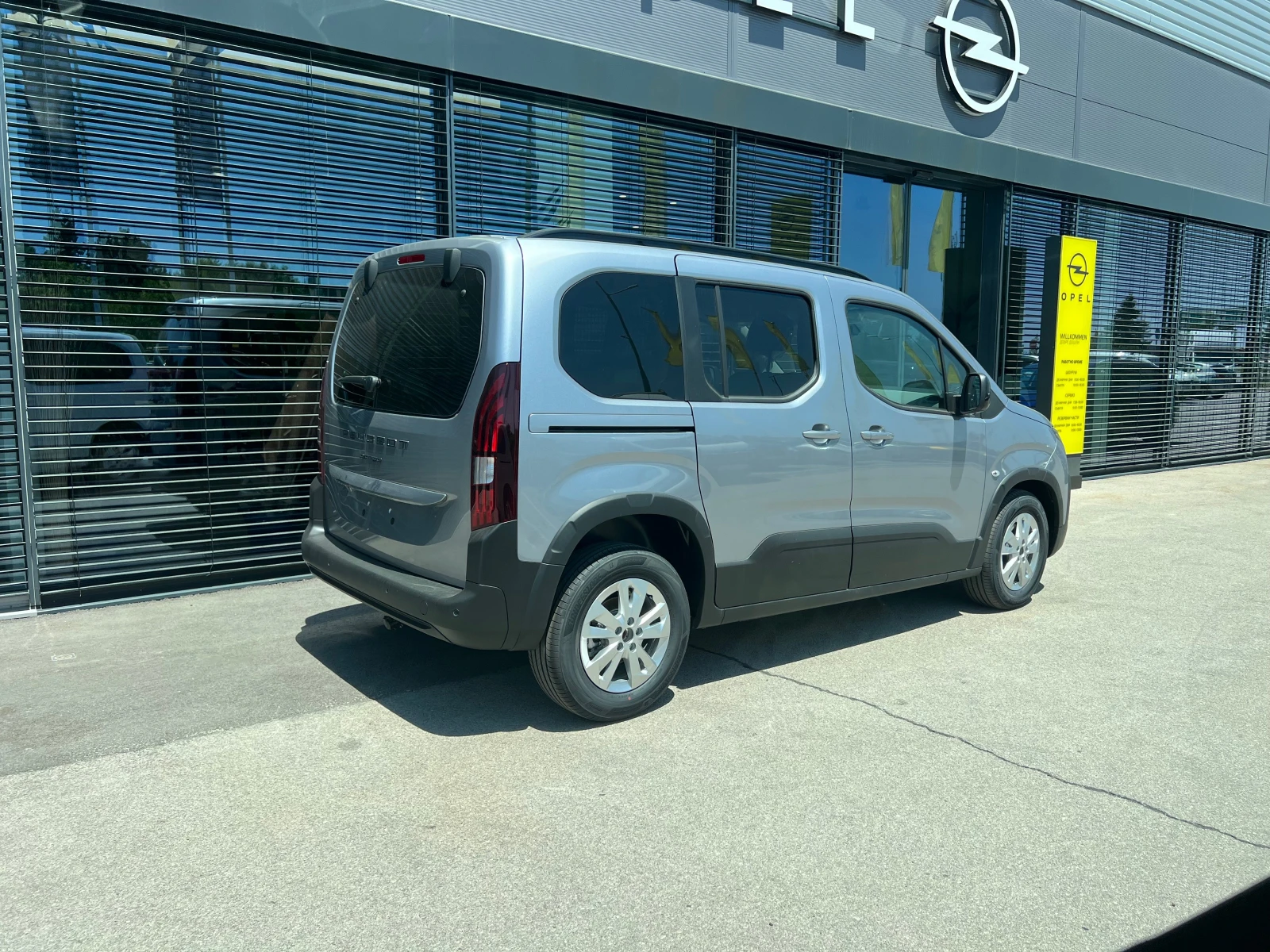 Peugeot Rifter Peugeot Rifter  ALLURE 1.5 BlueHDI 130 - изображение 2