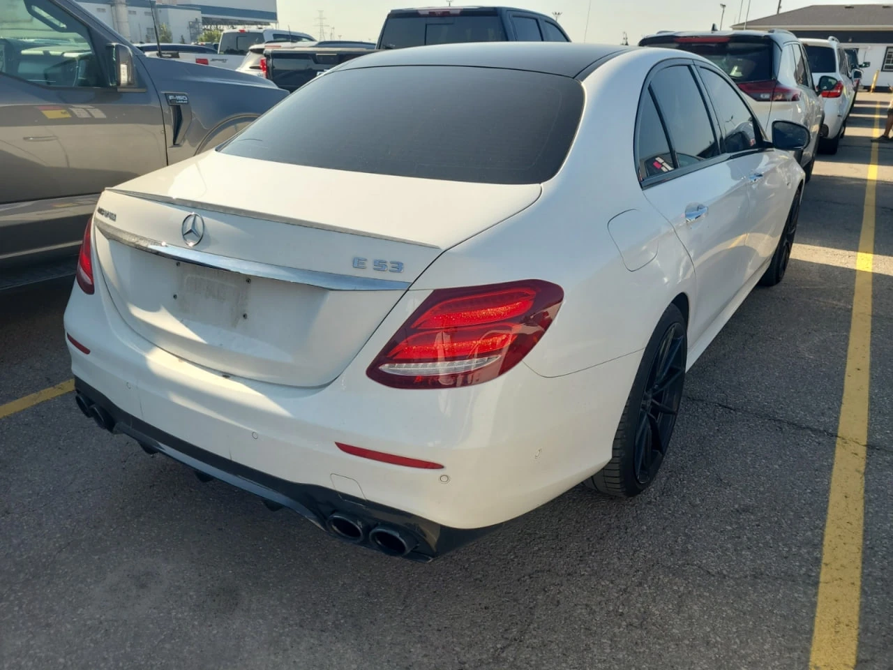Mercedes-Benz E 53 AMG * АВТО КРЕДИТ* ЦЕНА ДО БГ * CARFAX *  - изображение 4