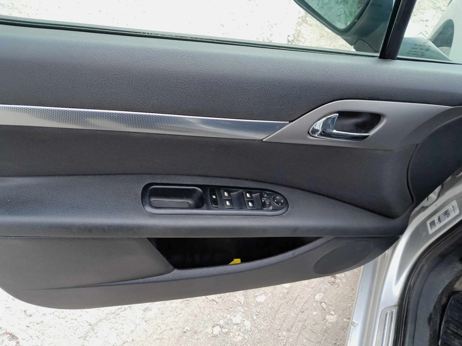 Peugeot 407 2, 0 HDI - изображение 7