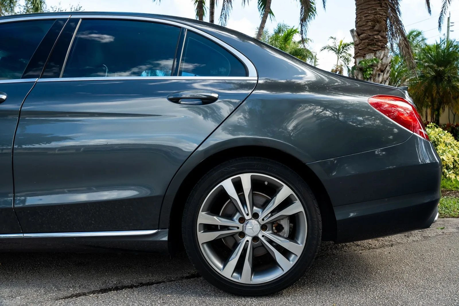 Mercedes-Benz C 300  - изображение 10