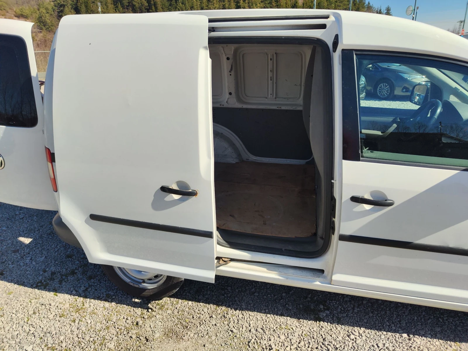 VW Caddy 2.0 SDI, снимка 9 - Автомобили и джипове - 53821785