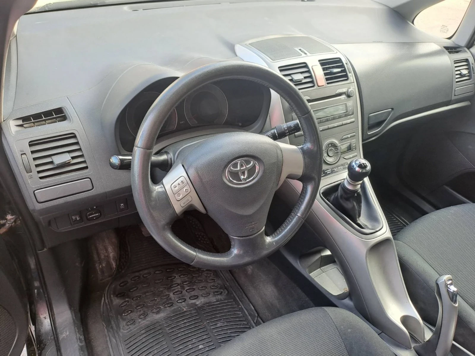 Toyota Auris, снимка 11 - Автомобили и джипове - 54163208