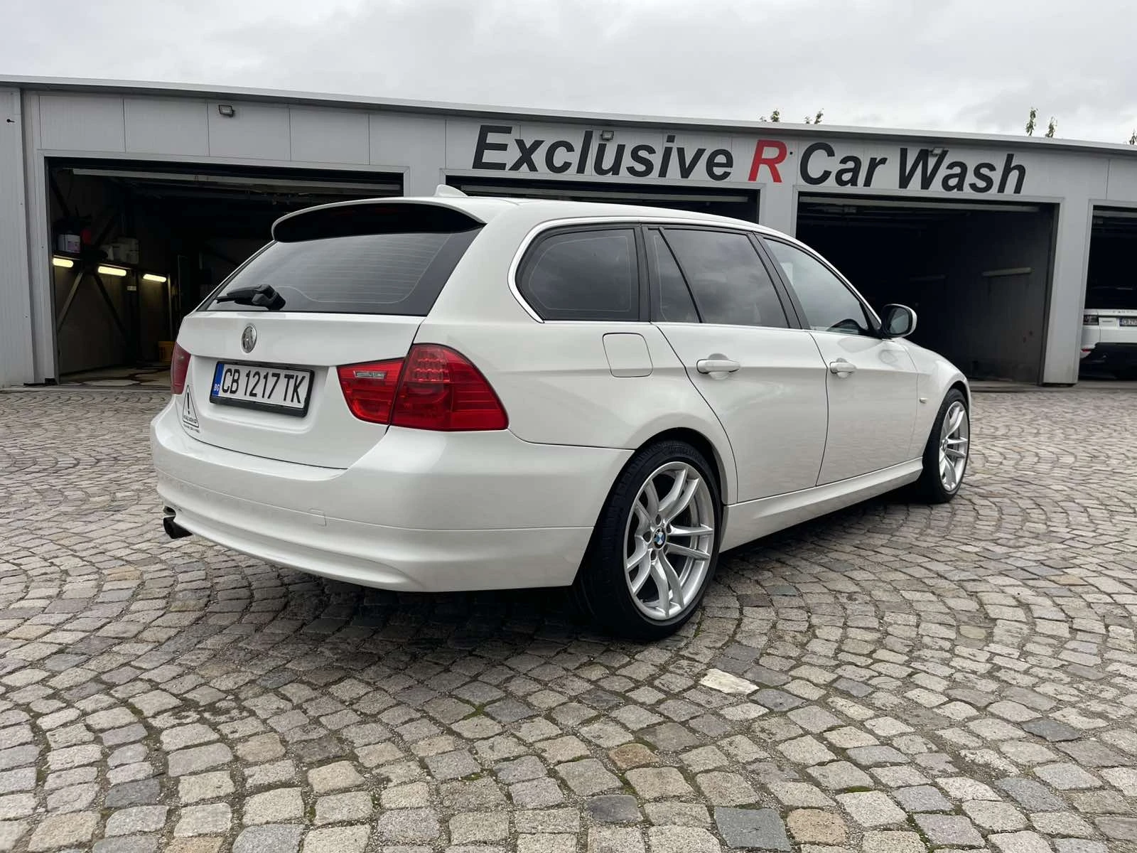 BMW 330, снимка 4 - Автомобили и джипове - 54342100