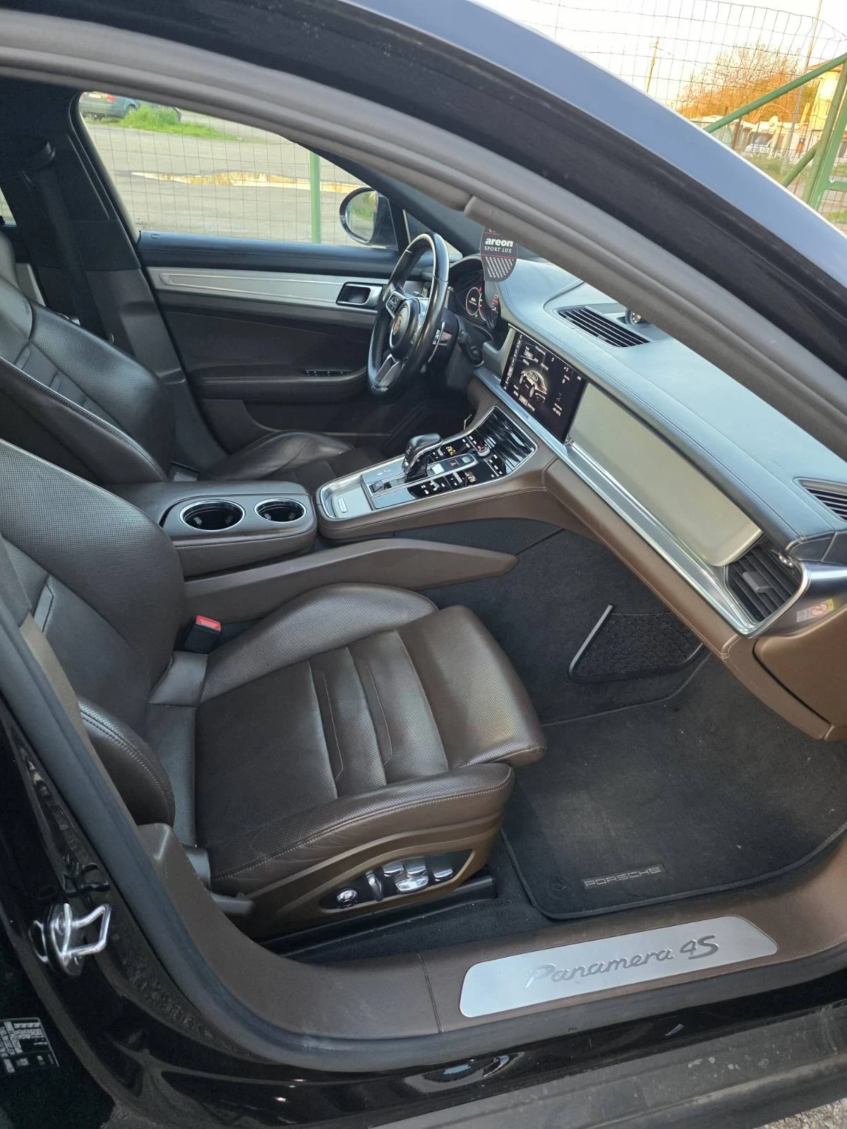 Porsche Panamera Panamera, снимка 14 - Автомобили и джипове - 54425671