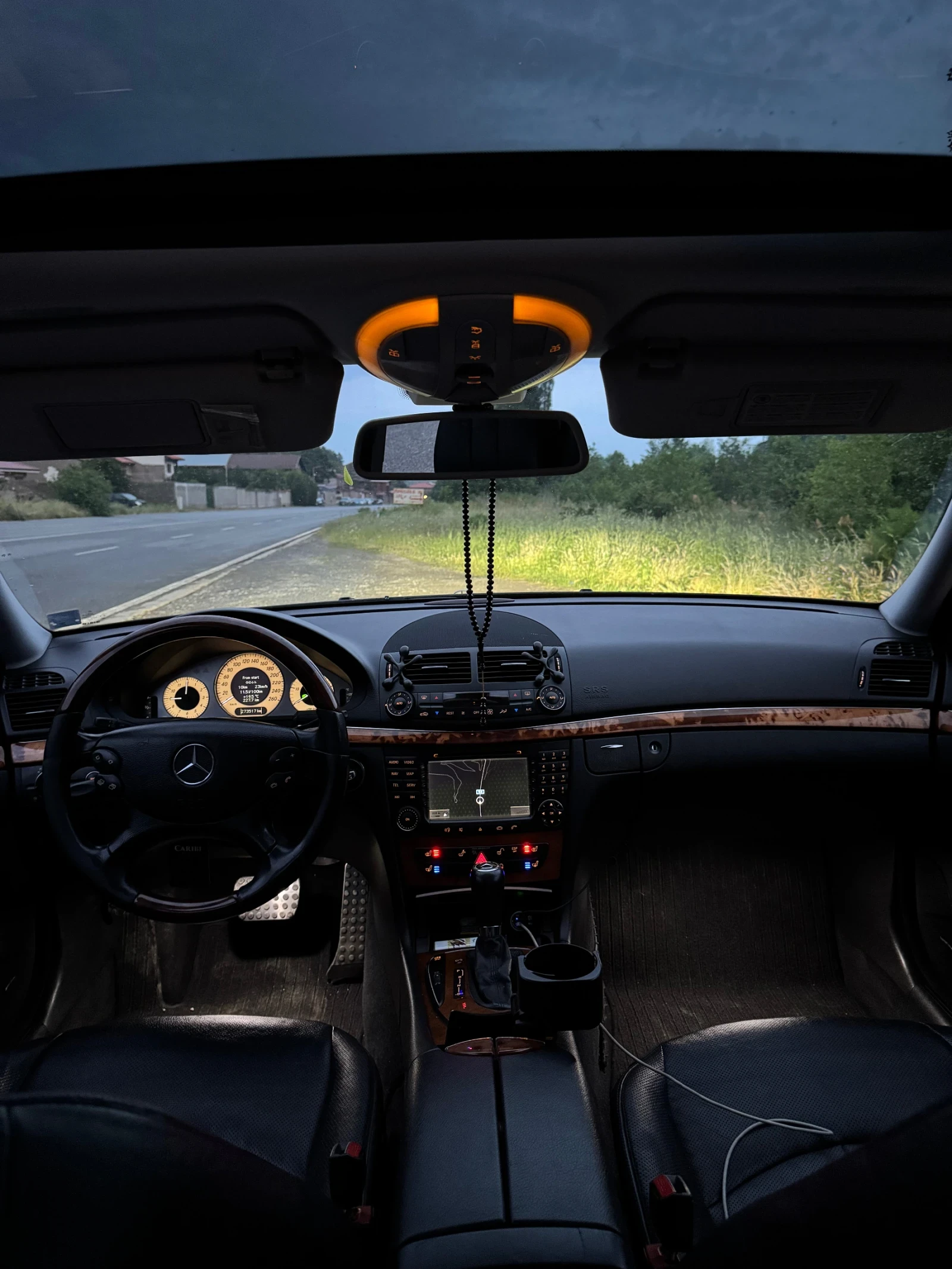 Mercedes-Benz E 320, снимка 4 - Автомобили и джипове - 54783369